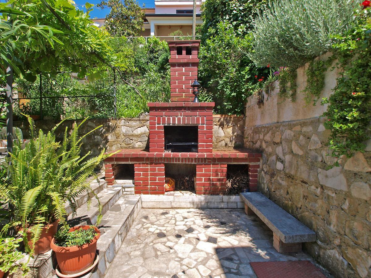 Apartments And Room Rabac 155 Екстериор снимка